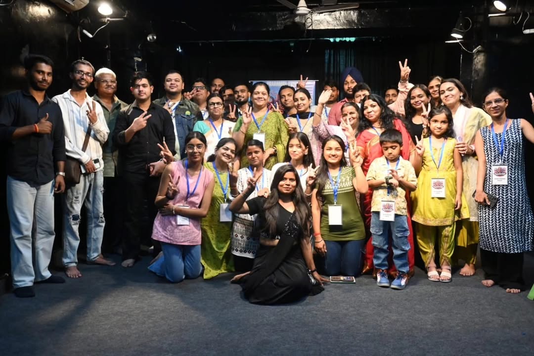 Open mic performance at Prarambh Studio